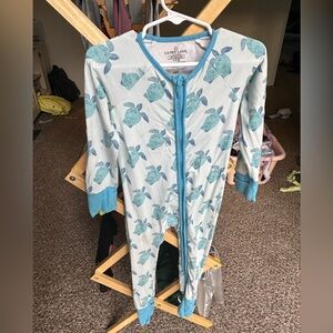 Caden Lane Aqua Turtle Print Kids Footie